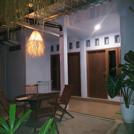 Merendeng Hostel Kuta Kuta  Екстер'єр фото