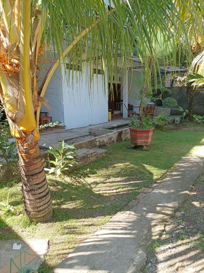 Merendeng Hostel Kuta Kuta  Екстер'єр фото