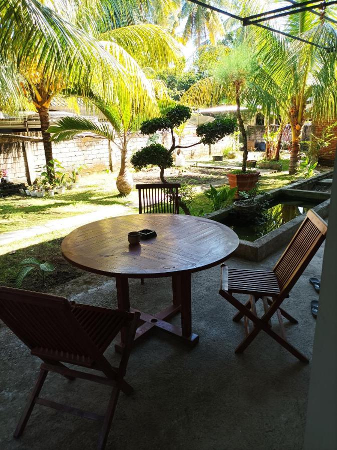 Merendeng Hostel Kuta Kuta  Екстер'єр фото
