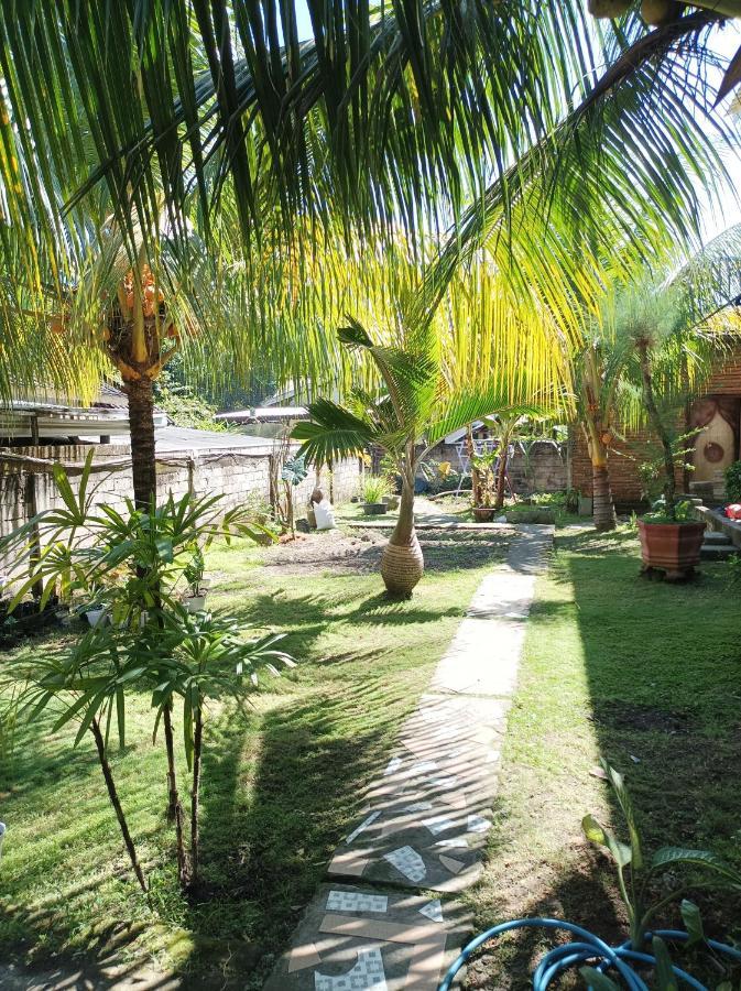Merendeng Hostel Kuta Kuta  Екстер'єр фото