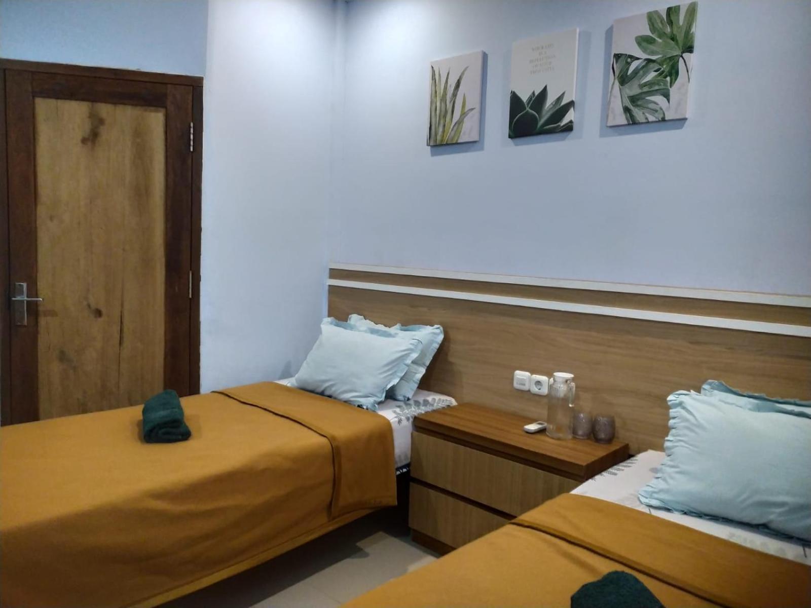 Merendeng Hostel Kuta Kuta  Екстер'єр фото